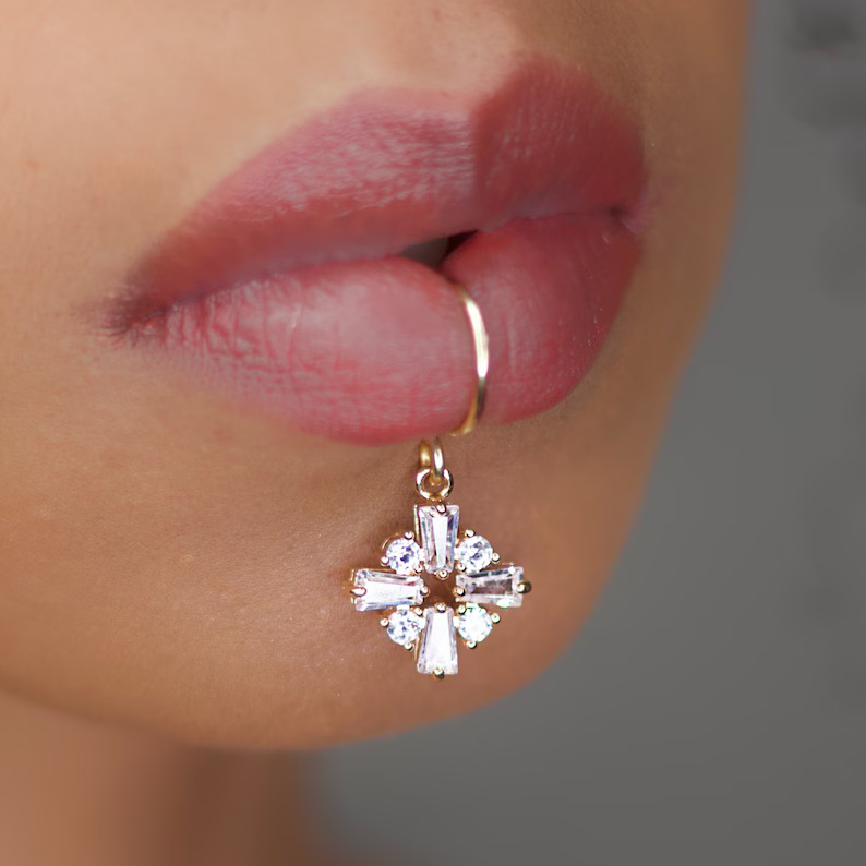 Luxury Gold Color Flower Shape – Body Jewelry Quality Bewertung und Preis